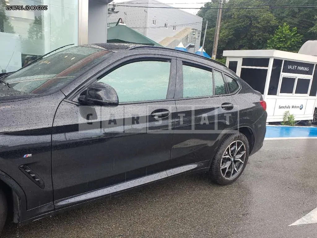 Photo 2 of 21: 2023 BMW X4 xDrive20i, VIN WBA21DT0XP9R99867 — Korean insurance auction