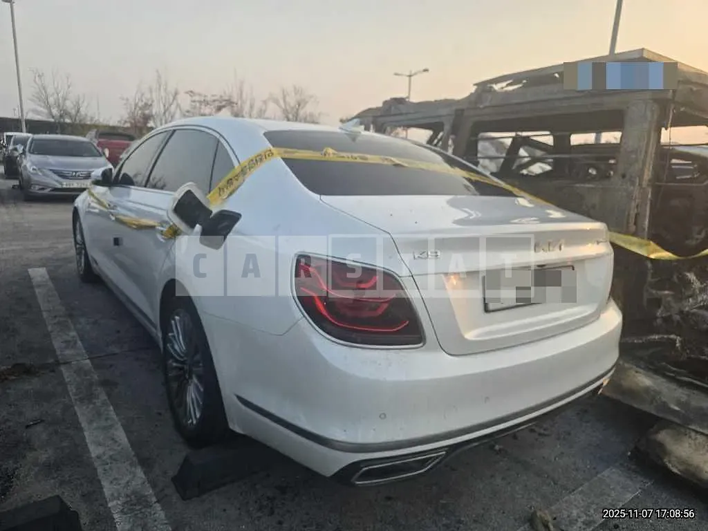 Photo 2 of 4: 2018 Kia K9 3.8 AWD — Korean insurance auction