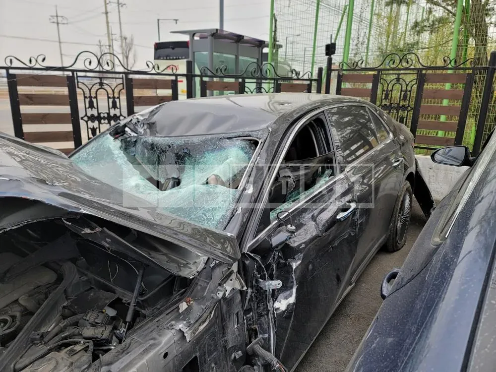 Photo 2 of 15: 2019 Hyundai Genesis /G90, VIN KMHG141DDKU064787 — Korean insurance auction