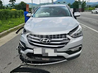 Photo 1 of 13: 2016 Hyundai Santa Fe DM, VIN KMHSU81UBGU632218 — Korean insurance auction