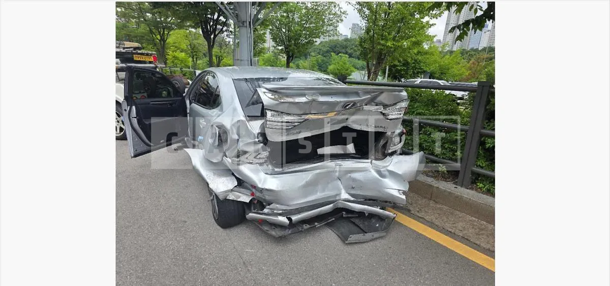 Photo 2 of 22: 2018 Lexus ES300h — Korean insurance auction