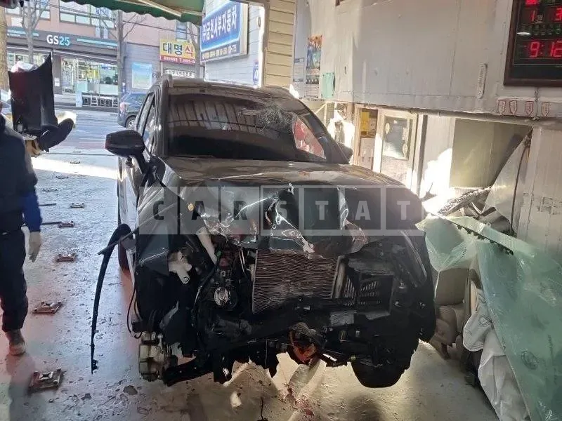 Photo 2 of 49: 2024 Kia Sportage — Korean insurance auction