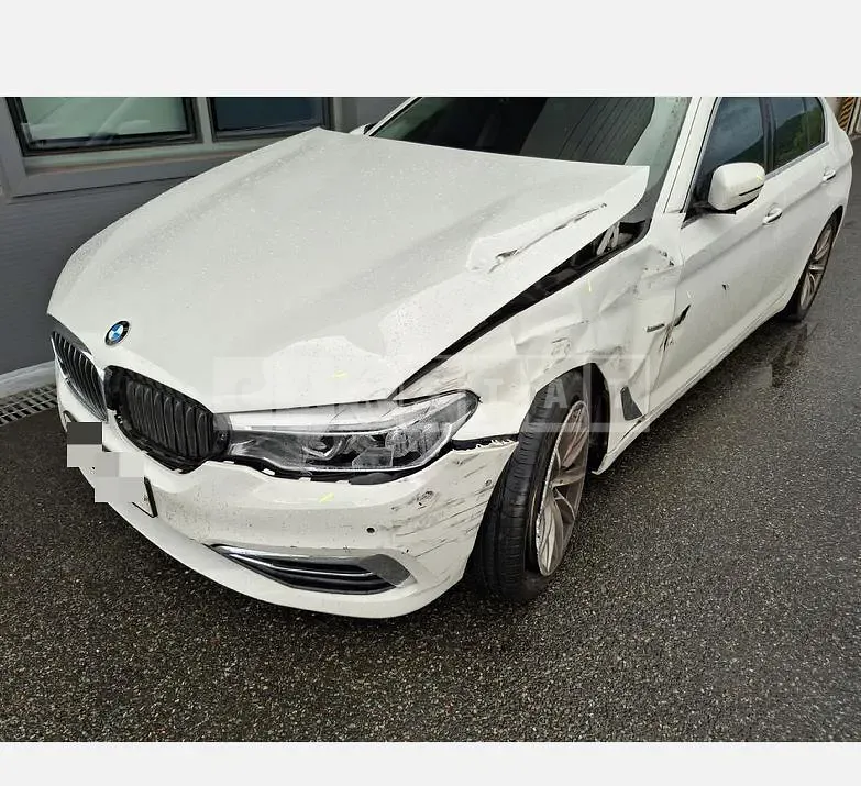Photo 2 of 10: 2017 BMW 520d — Korean insurance auction