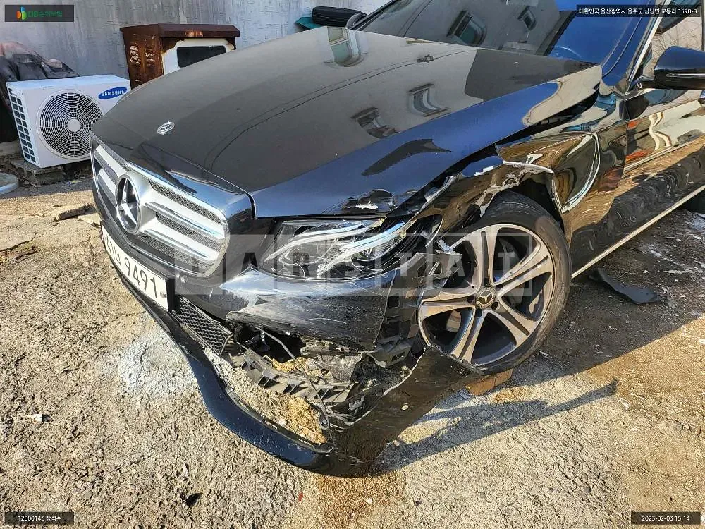 Photo 2 of 9: 2019 Mercedes-Benz E300, VIN WDDZF4JBXKA638112 — Korean insurance auction