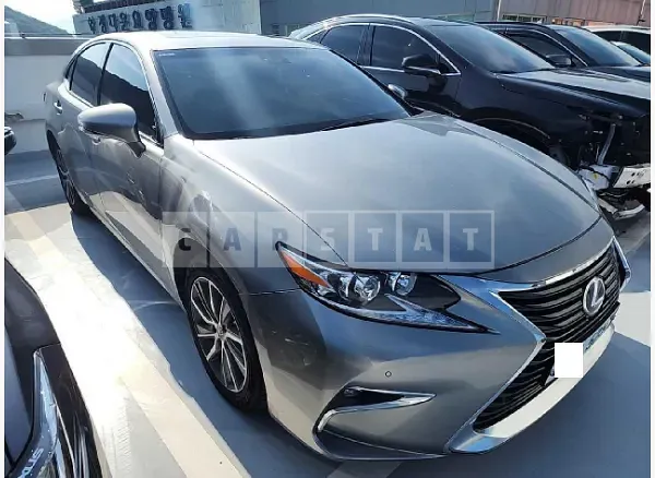 Photo 2 of 14: 2018 Lexus ES300h — Korean insurance auction