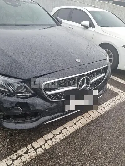 Photo 1 of 26: 2017 Mercedes-Benz E220 d 4Matic, VIN WDDZF0FB2HA229435 — Korean insurance auction