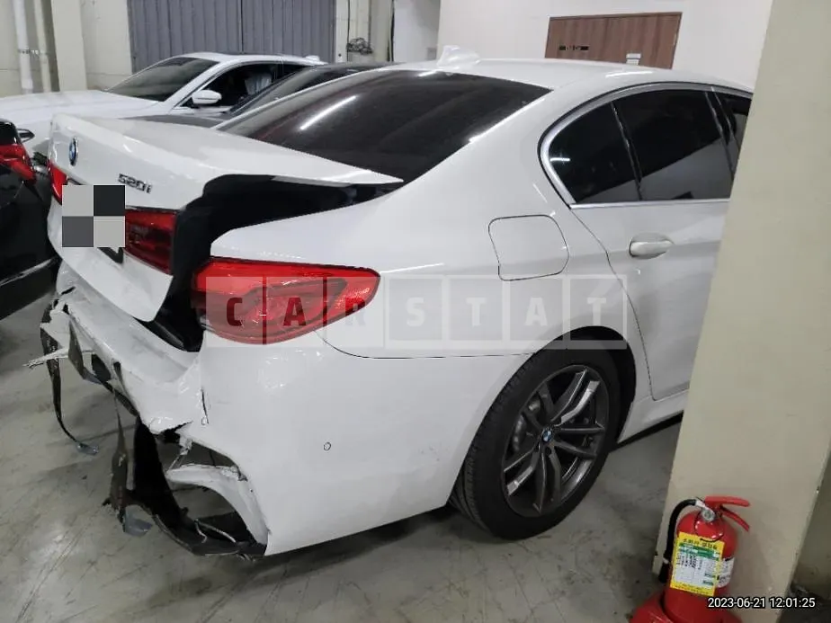 Photo 2 of 26: 2020 BMW 520i M Sport Package, VIN WBAJK9103LCE71726 — Korean insurance auction