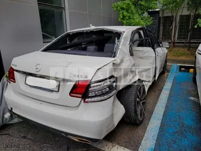Photo 1 of 9: 2015 Mercedes-Benz E220 BlueTec, VIN WDDHF0AB6FB153776 — Korean insurance auction