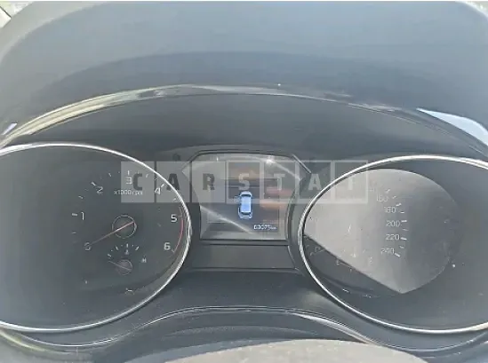 Photo 2 of 13: 2019 Kia Carnival — Korean insurance auction
