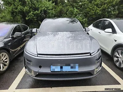 Photo 1 of 15: 2025 Tesla Model Y Long Range — Korean insurance auction