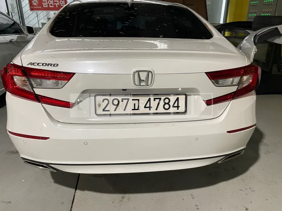 Photo 2 of 10: 2018 Honda Accord 1.5T — Korean insurance auction