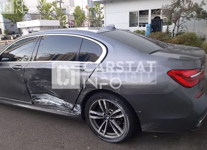 Photo 2 of 21: 2017 BMW 740Li xDrive — Korean insurance auction