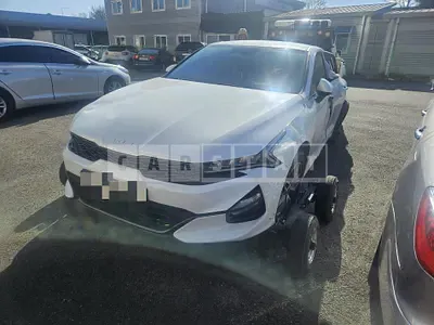 Photo 1 of 6: 2022 Kia K5 — Korean insurance auction