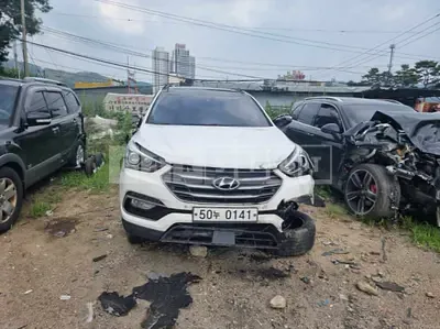 Photo 1 of 14: 2017 Hyundai Santa Fe — Korean insurance auction