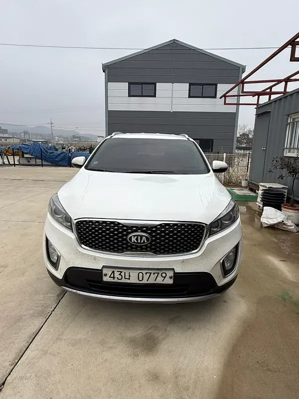 Photo 2 of 8: 2015 Kia Sorento 2.2, VIN KNAPH81BBFA120812 — Korean insurance auction