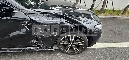 Photo 2 of 32: 2023 BMW 320i — Korean insurance auction