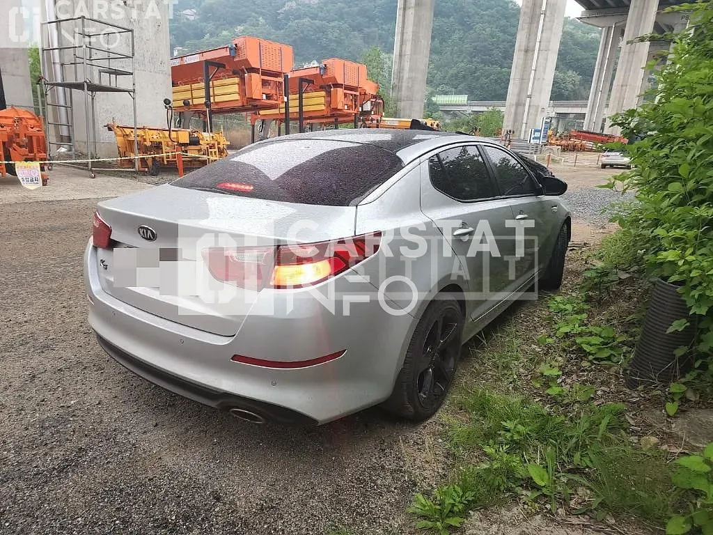 Photo 2 of 6: 2015 Kia K5 2.0(LPI), VIN KNAGN418BFA573420 — Korean insurance auction