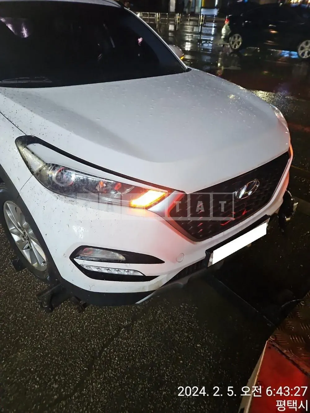 Photo 2 of 6: 2018 Hyundai Tucson, VIN KMHJ3815GJU802981 — Korean insurance auction