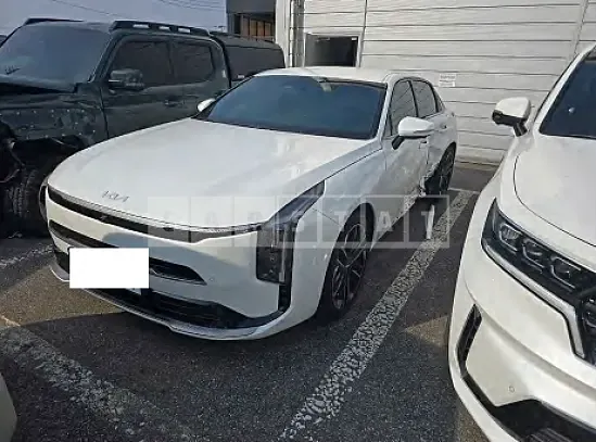 Photo 2 of 12: 2025 Kia K8 — Korean insurance auction