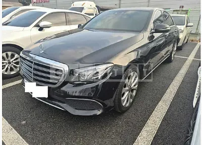 Photo 1 of 15: 2018 Mercedes-Benz E220 d 4Matic — Korean insurance auction