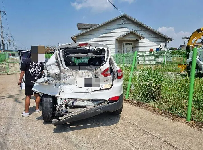 Photo 2 of 5: 2014 Hyundai Tucson, VIN KMHJT81VBFU980859 — Korean insurance auction