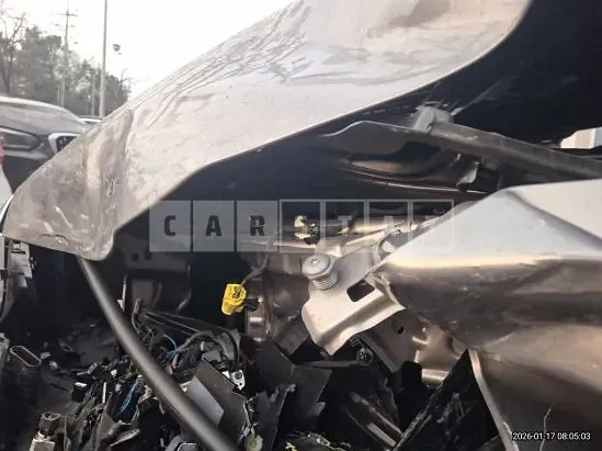 Photo 2 of 44: 2025 BMW 520i, VIN WBA21FJ0XSCU82790 — Korean insurance auction