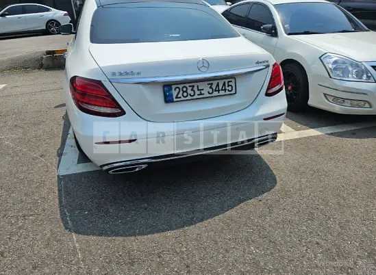 Photo 2 of 5: 2017 Mercedes-Benz E220d — Korean insurance auction