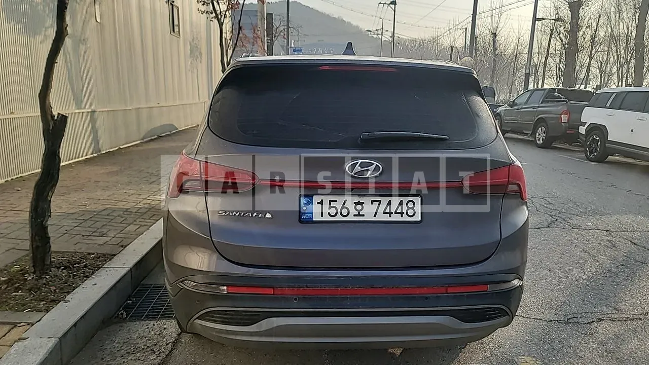 Photo 2 of 21: 2021 Hyundai Santa Fe, VIN KMHS281HGMU414741 — Korean insurance auction