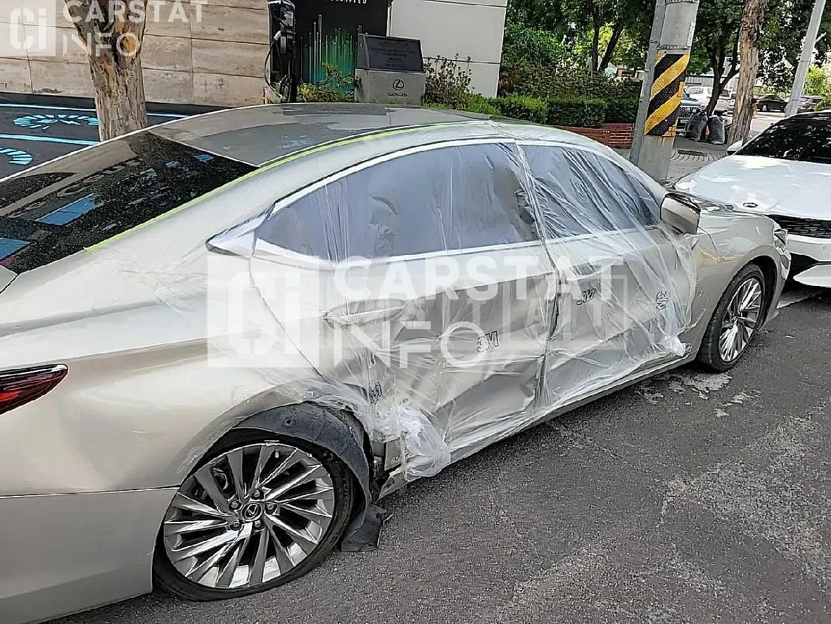 Photo 2 of 15: 2018 Lexus ES300h, VIN JTHB21B15K2020135 — Korean insurance auction