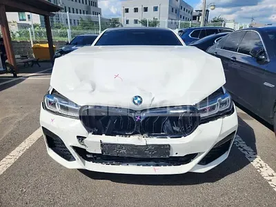 Photo 1 of 32: 2023 BMW 530i — Korean insurance auction