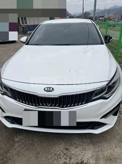 Photo 1 of 7: 2019 Kia K5 — Korean insurance auction