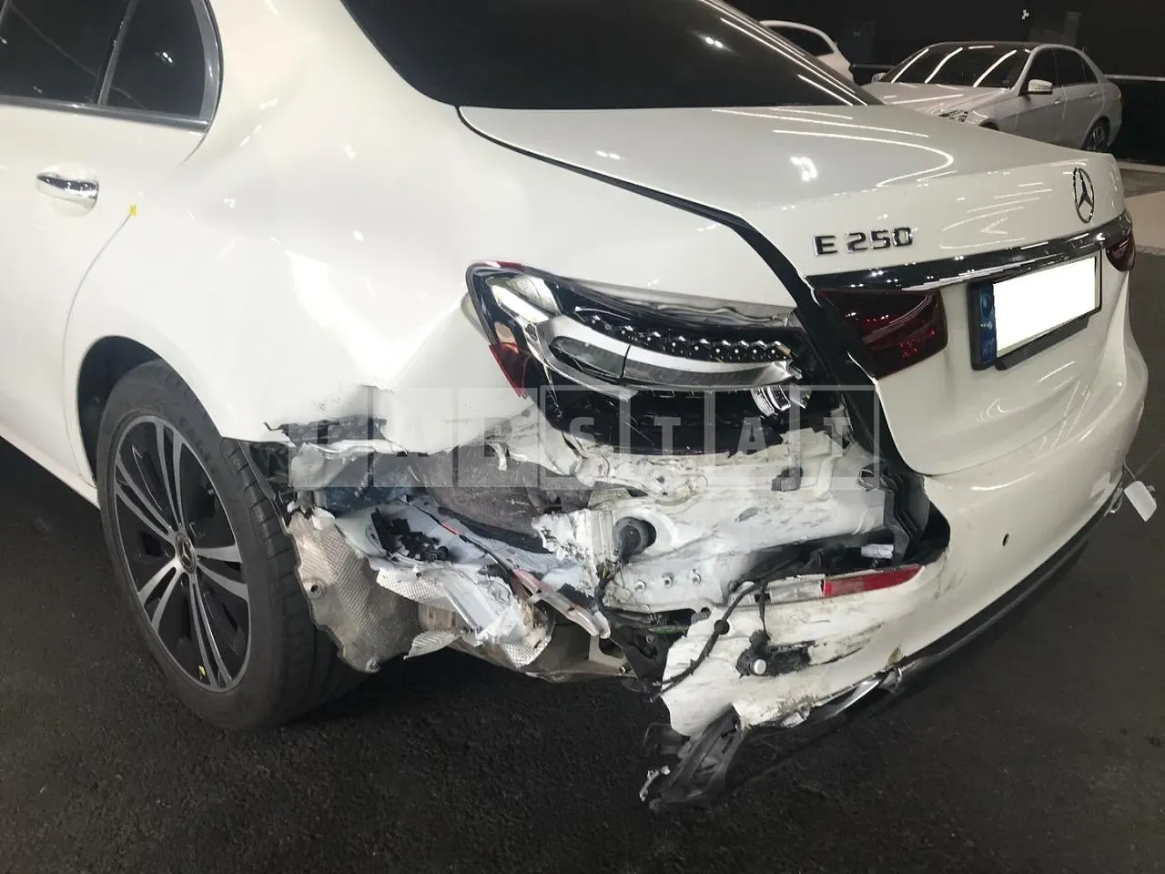 Photo 2 of 18: 2021 Mercedes-Benz E250, VIN W1KZF4FB9MA989833 — Korean insurance auction
