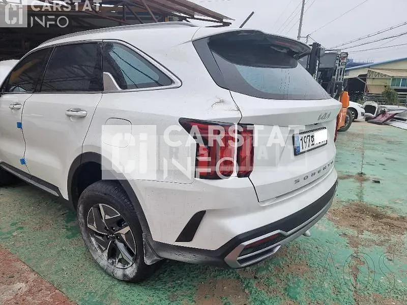 Photo 2 of 39: 2022 Kia Sorento, VIN KNARH81GBNA104319 — Korean insurance auction