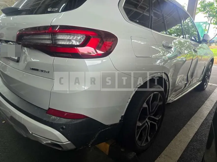 Photo 2 of 2: 2023 BMW X5 xDrive30d — Korean insurance auction