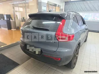Photo 1 of 42: 2022 Volvo XC40B4 AWD — Korean insurance auction