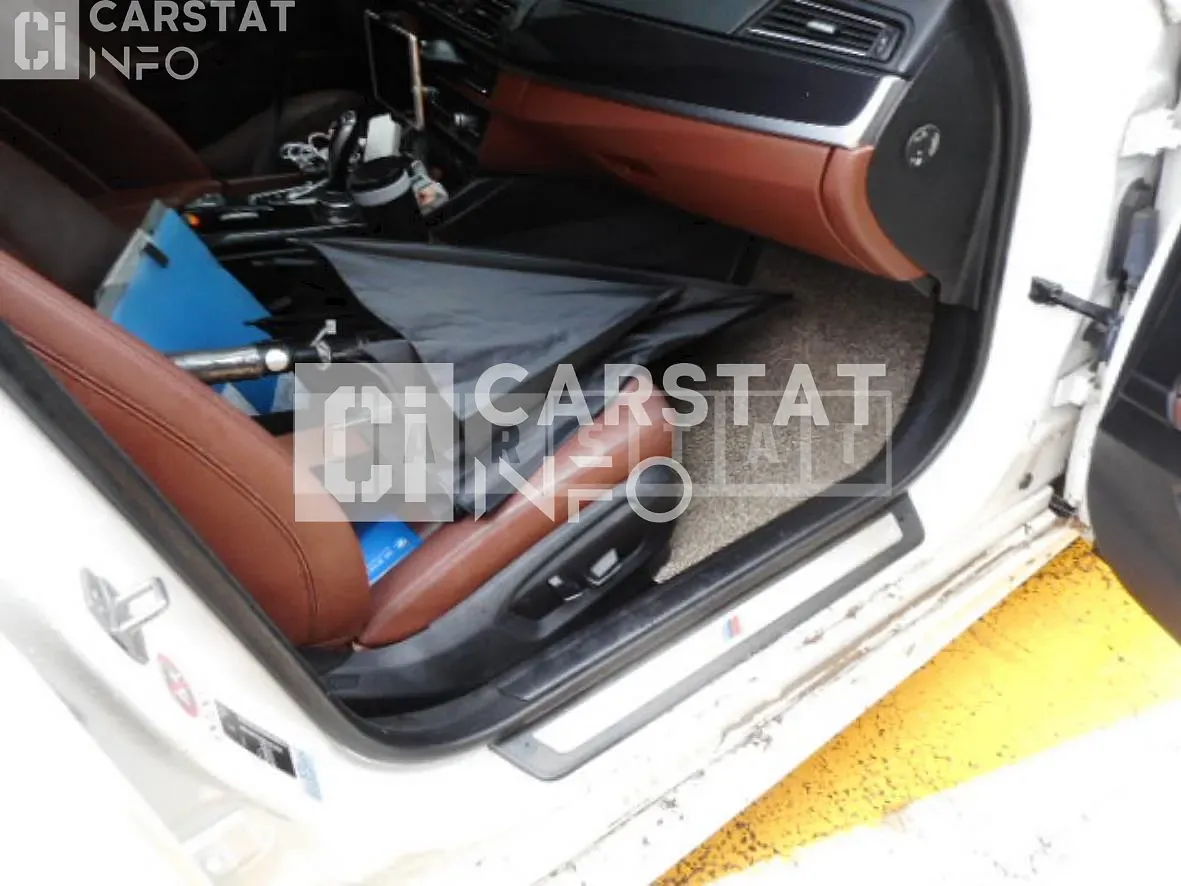 Photo 2 of 10: 2016 BMW 520d, VIN WBA5E5102GG072495 — Korean insurance auction