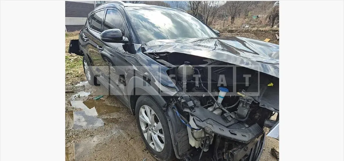 Photo 2 of 9: 2018 Hyundai Tucson TL — Korean insurance auction