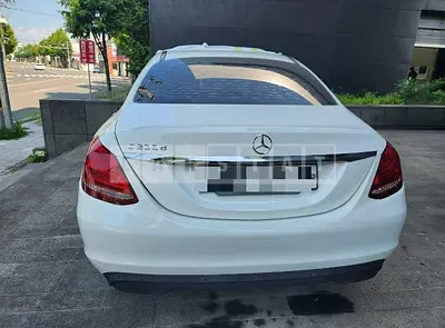 Photo 1 of 12: 2016 Mercedes-Benz C200 d, VIN WDDWF3HB9GR172359 — Korean insurance auction