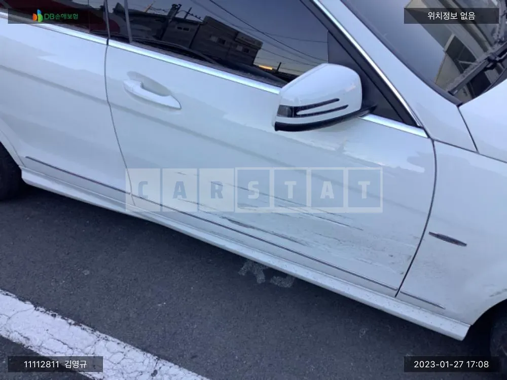 Photo 2 of 3: 2010 Mercedes-Benz C200 K, VIN WDDGF4BB2AA356826 — Korean insurance auction