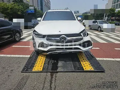 Photo 1 of 47: 2023 Mercedes-Benz GLC300 e 4Matic Coupe — Korean insurance auction