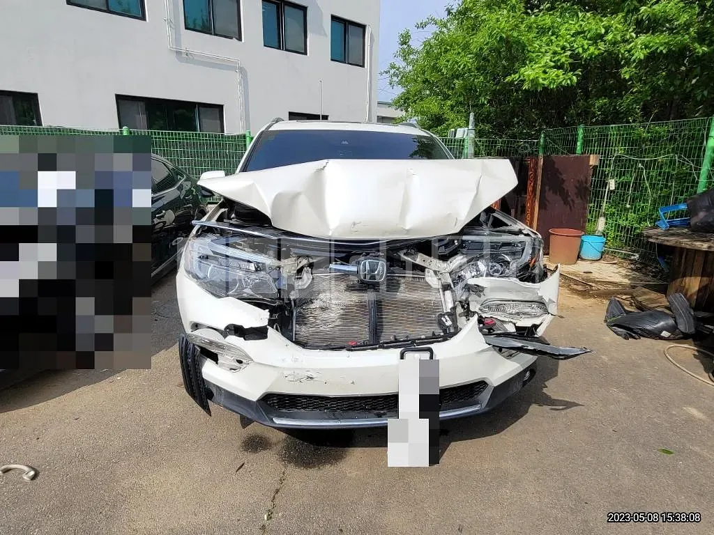 Photo 2 of 11: 2016 Honda Pilot, VIN 5FNYF6850GB201108 — Korean insurance auction