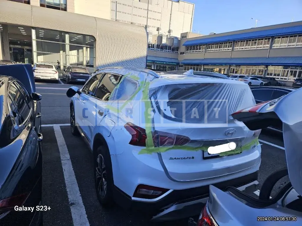 Photo 2 of 14: 2019 Hyundai Santa Fe, VIN KMHS381CBKU023445 — Korean insurance auction
