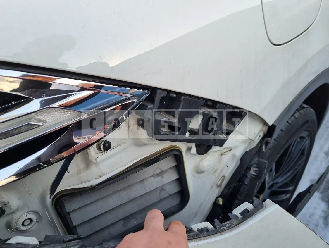 Photo 2 of 5: 2015 Porsche Cayenne Diesel — Korean insurance auction