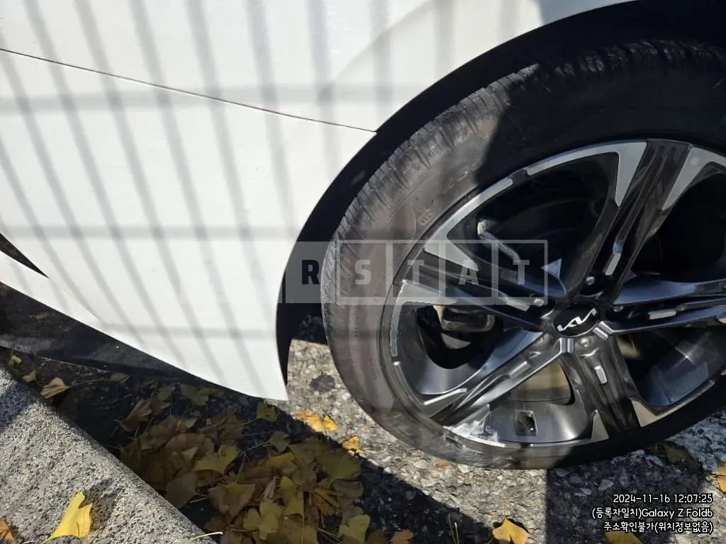 Photo 2 of 7: 2022 Kia K5 — Korean insurance auction