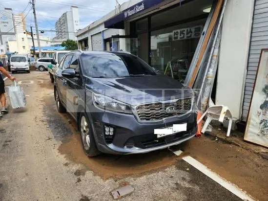 Photo 2 of 8: 2020 Kia Sorento — Korean insurance auction