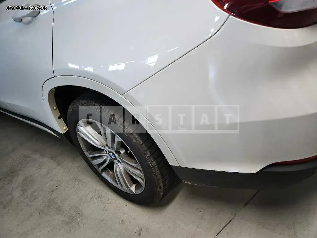 Photo 2 of 14: 2015 BMW X5 xDrive 30d, VIN WBAKS4100F0H72371 — Korean insurance auction