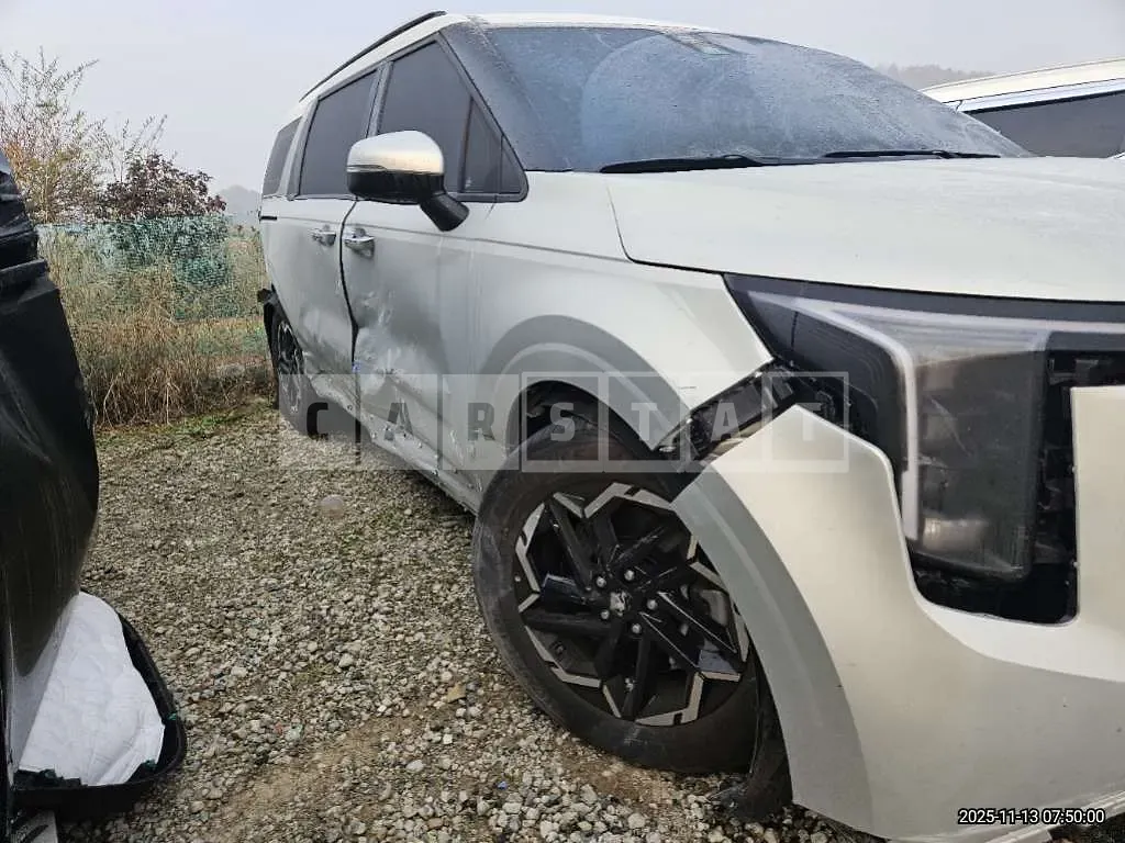 Photo 2 of 16: 2025 Kia Carnivals — Korean insurance auction