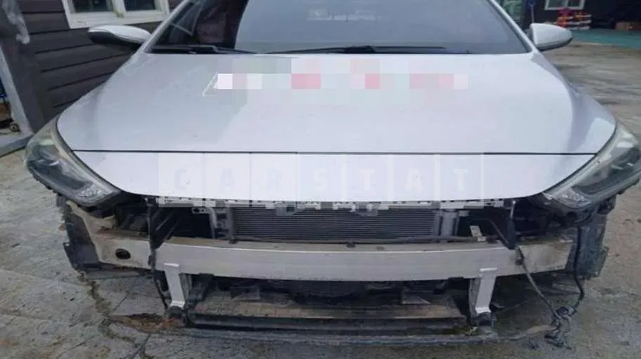 Photo 2 of 39: 2018 Hyundai IONIQ Electric Car, VIN KMHC851HFKU030338 — Korean insurance auction