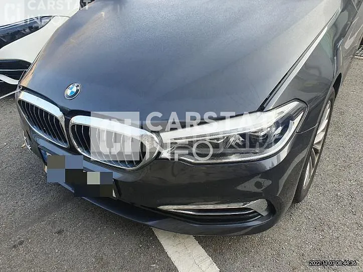 Photo 2 of 42: 2020 BMW 530i Luxury — Korean insurance auction