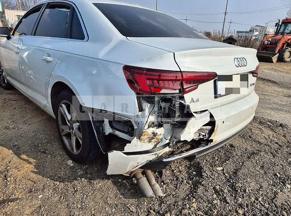 Photo 2 of 21: 2018 Audi A4 35 TDI — Korean insurance auction